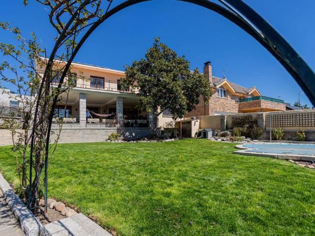 Villa en venta en Colmenar Viejo