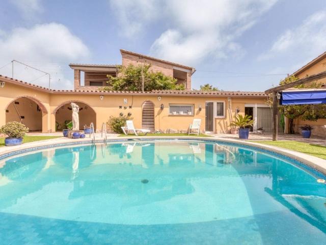 Villa en venta en Viladamat, Urbanització Mas Gros
