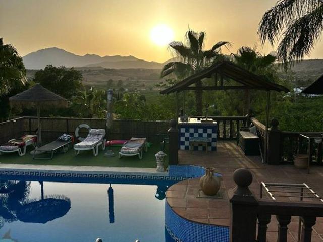 Villa en venta en Pizarra