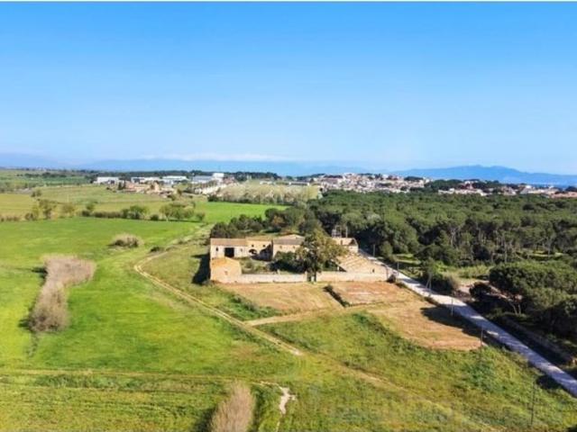 Villa en venta en Bellcaire D'empordà
