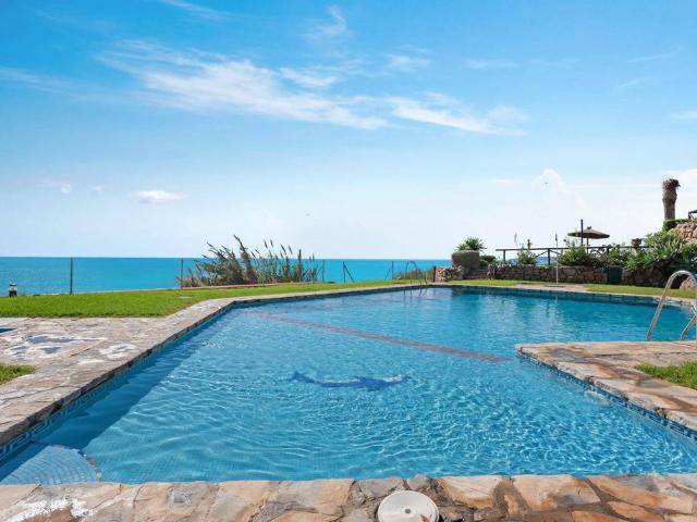 Chalet en venta en Urbanización Puerto Estepona (Seghers), Costa del Sol Occidental