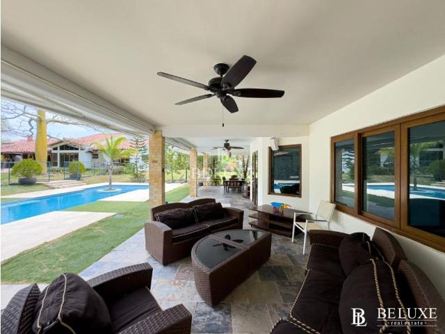 Vivienda exclusiva en venta Playa Coronado, Panamá