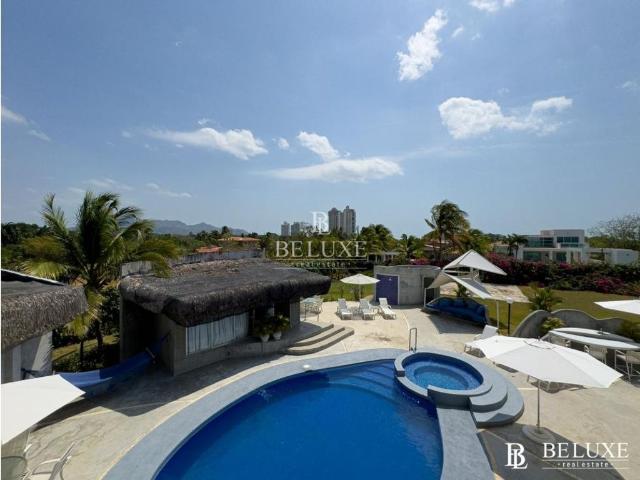 Vivienda exclusiva en venta Playa Coronado, Provincia de Coclé