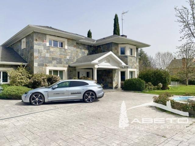 Villa en venta en Colmenar Viejo, Valdelagua