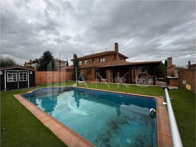 Chalet en venta en Torres De La Alameda, Madrid