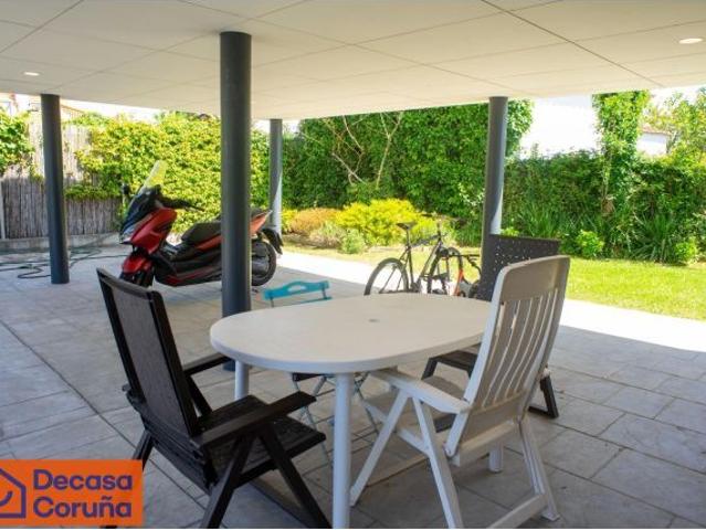 Casa en venta en Oleiros, A Coruña
