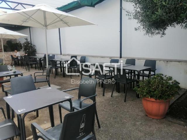 Villa en venta en Montijo