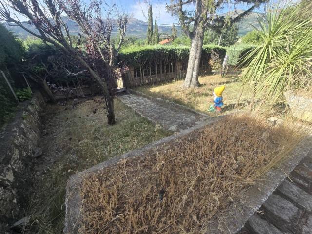 Chalet en venta en Lozoyuela-navas-sieteiglesias, Madrid