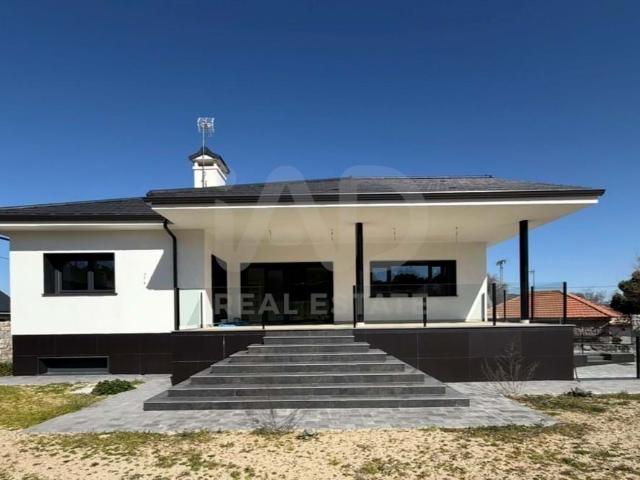 Casa en venta en Casa Amarilla, Galapagar