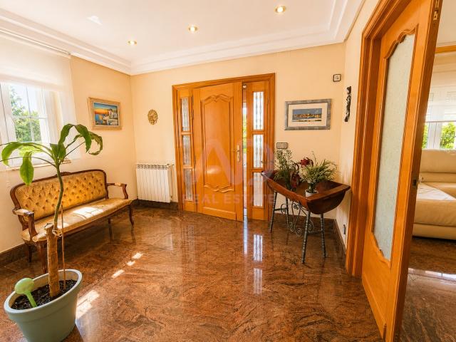 Casa en venta en Santovenia De Pisuerga, Castilla y León