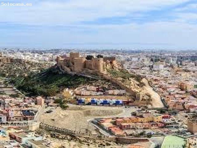Casa en venta en San Luis, Almería