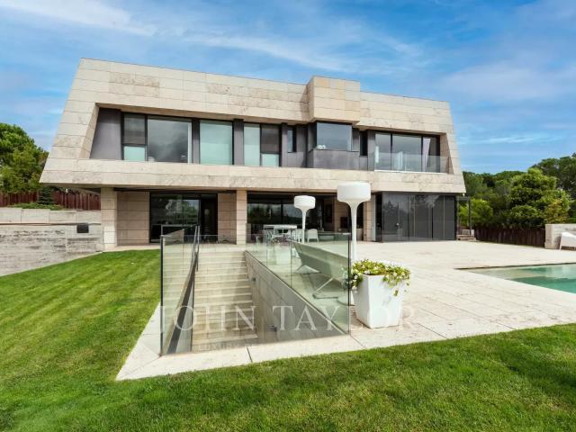 Villa en venta en Alcobendas, La Moraleja