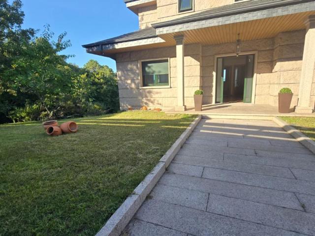 Chalet en venta en Piñor, Ourense