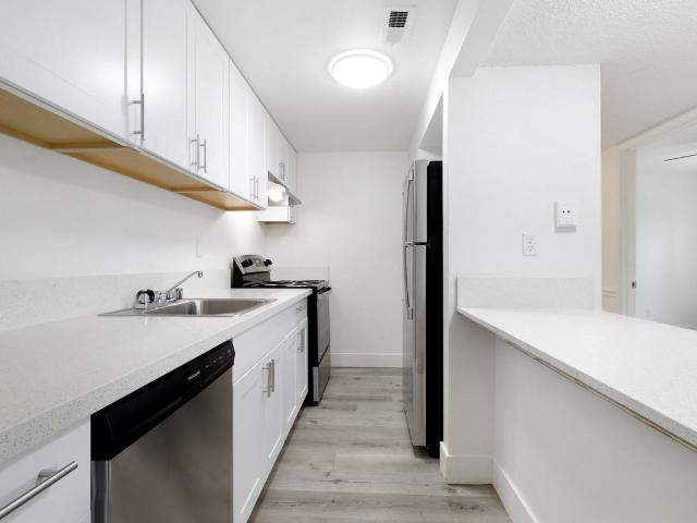 Apartment for rent in Mayhew, California