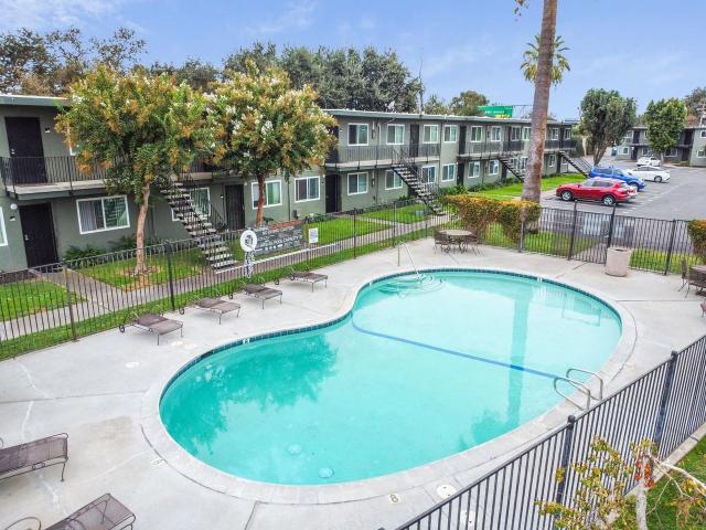 Apartment for rent in Mayhew, California