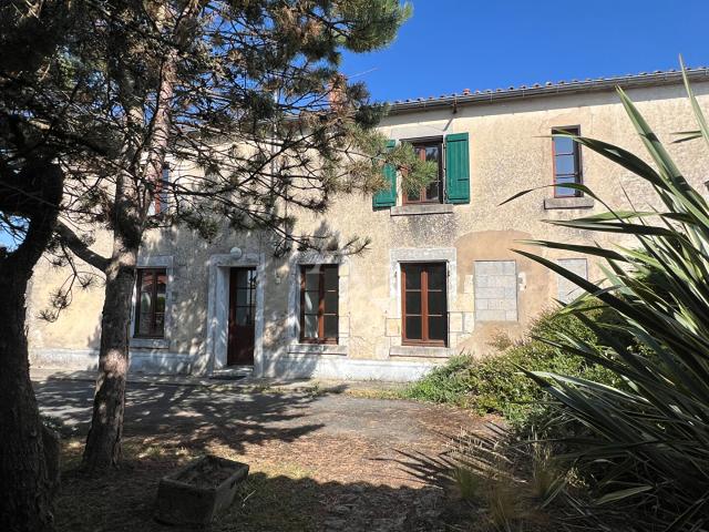 Maison vente à Fontenay-le-Comte, Vix