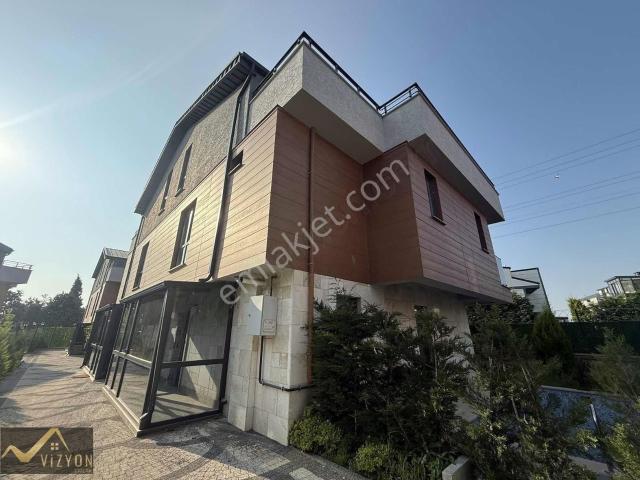 Darica içerisinde satılık Villa