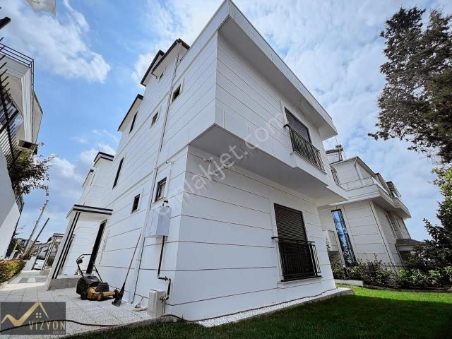 Darica içerisinde satılık Villa