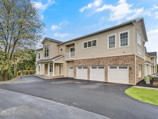 Condo for sale in Niskayuna