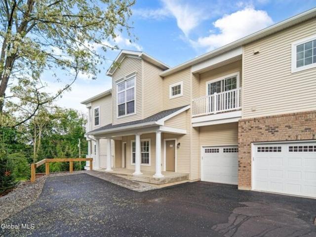 Condo for sale in Niskayuna