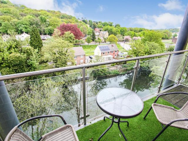 Apartment for rent in Baildon, West Yorkshire
