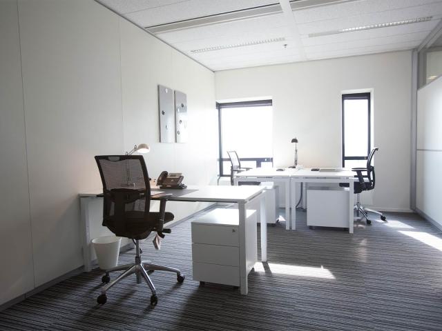 Bedrijfspand te huur in Centrum, Almere-haven