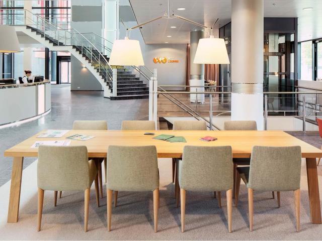 Bedrijfspand te huur in Centrum, Almere-haven