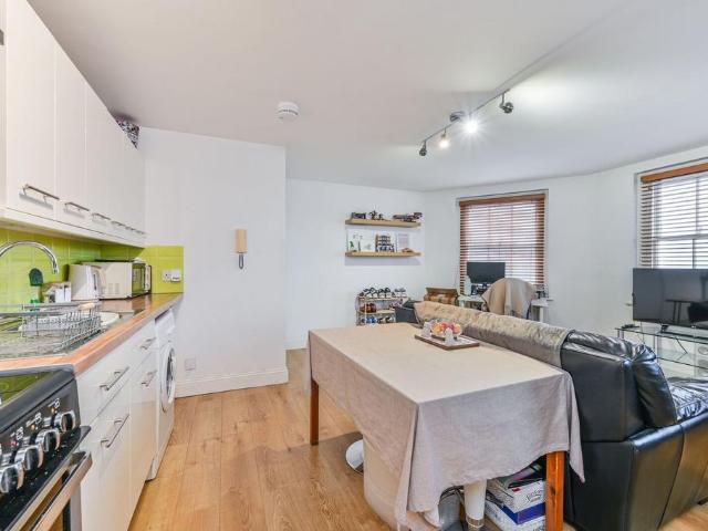 House for rent in Clapham, Greater London