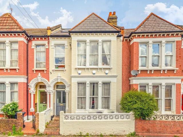 Apartment for rent in Clapham, Greater London