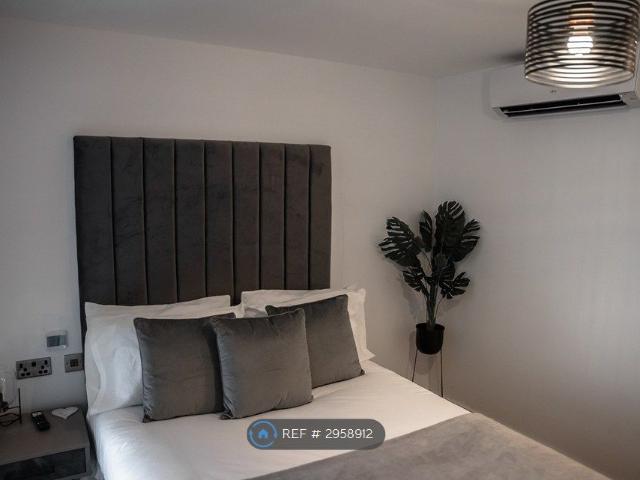 Studio for rent in Jewellery Quarter, West Midlands