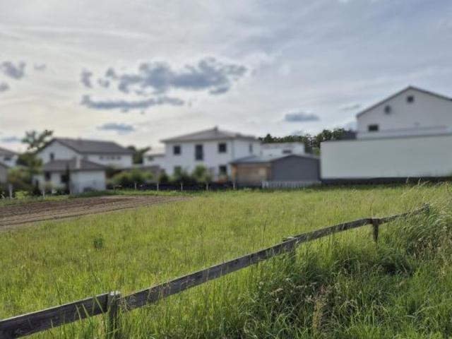 Erdgeschosswohnung kaufen in Postbauer-Heng, Bayern