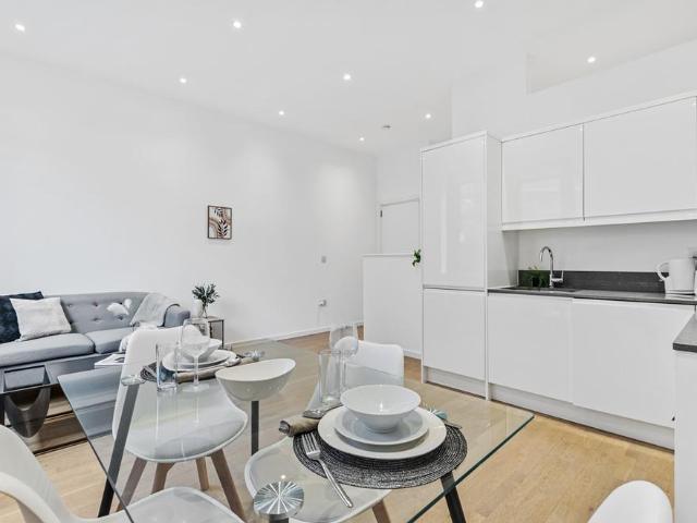 House for rent in London Borough of Hounslow, Greater London