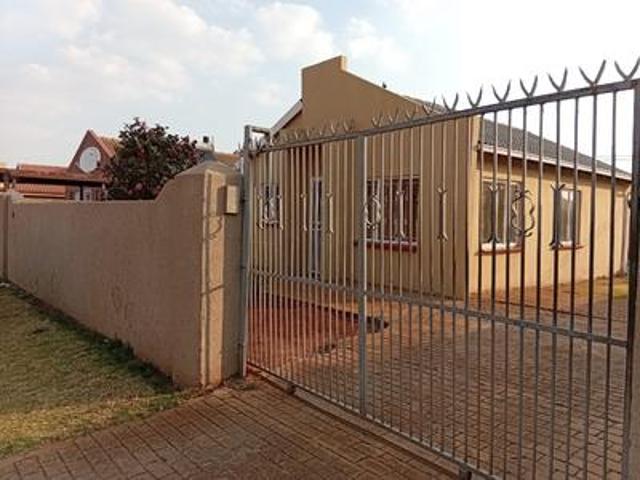 House for sale in Vosloorus