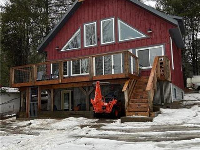 House for rent in La Vallée-de-la-gatineau, Quebec