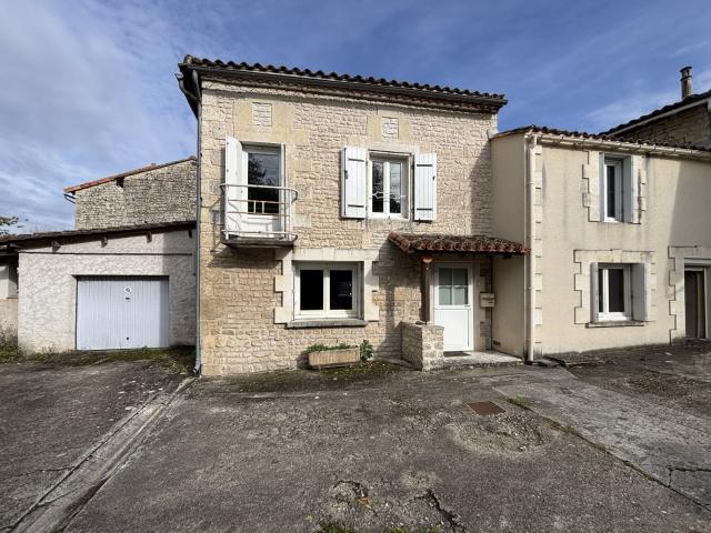 Maison vente à Confolens, Vouharte