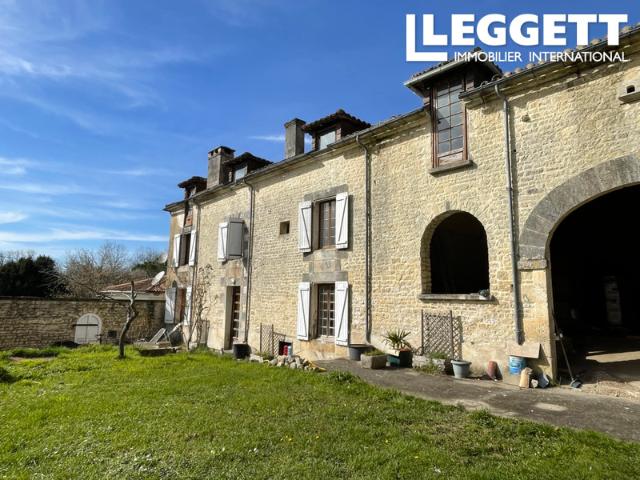 Maison vente à Confolens, Vouharte