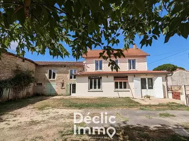 Maison vente à Montmorillon, Voulême