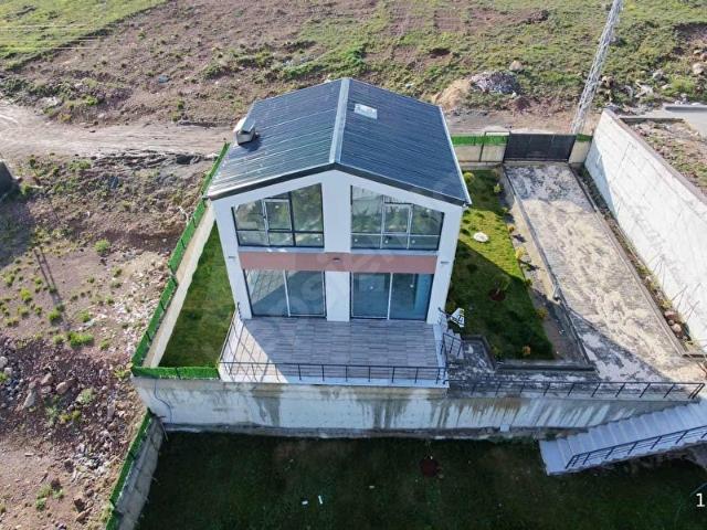 Niğde içerisinde satılık Villa