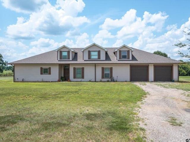 House for sale in Ben Wheeler, Texas