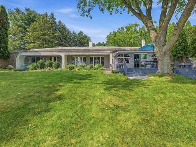House for sale in Fox Lake, Wisconsin