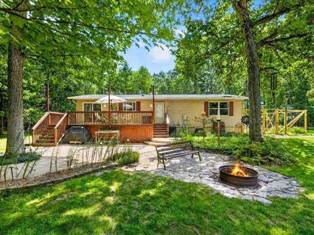 House for sale in Juneau, Wisconsin