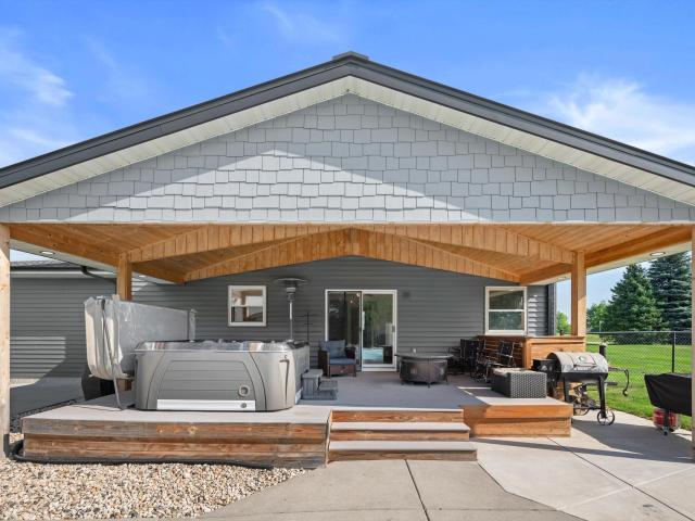 House for sale in Ixonia, Wisconsin