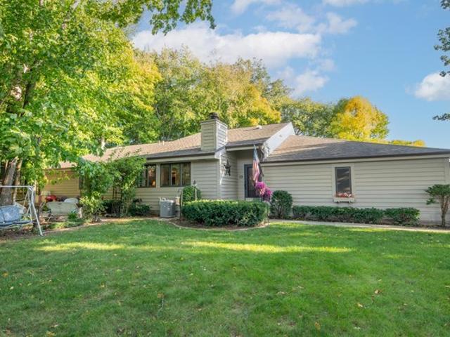 Condo for sale in Menomonee Falls, Waukesha County