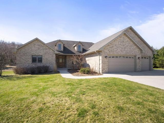 House for sale in Ashippun, Wisconsin