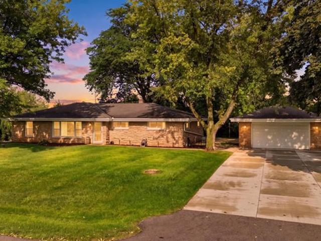 House for sale in Menomonee Falls, Waukesha County