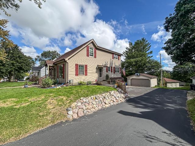 House for sale in Menomonee Falls, Waukesha County