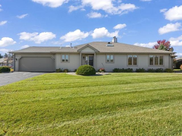 Condo for sale in Menomonee Falls, Waukesha County