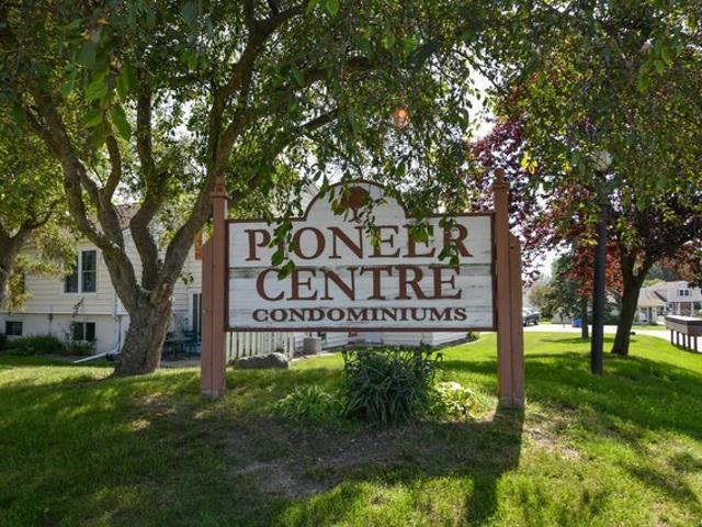 Condo for sale in Muskego, Wisconsin