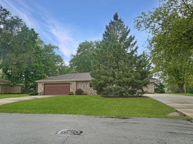 House for sale in Menomonee Falls, Waukesha County