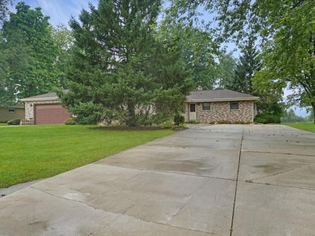 House for sale in Menomonee Falls, Waukesha County